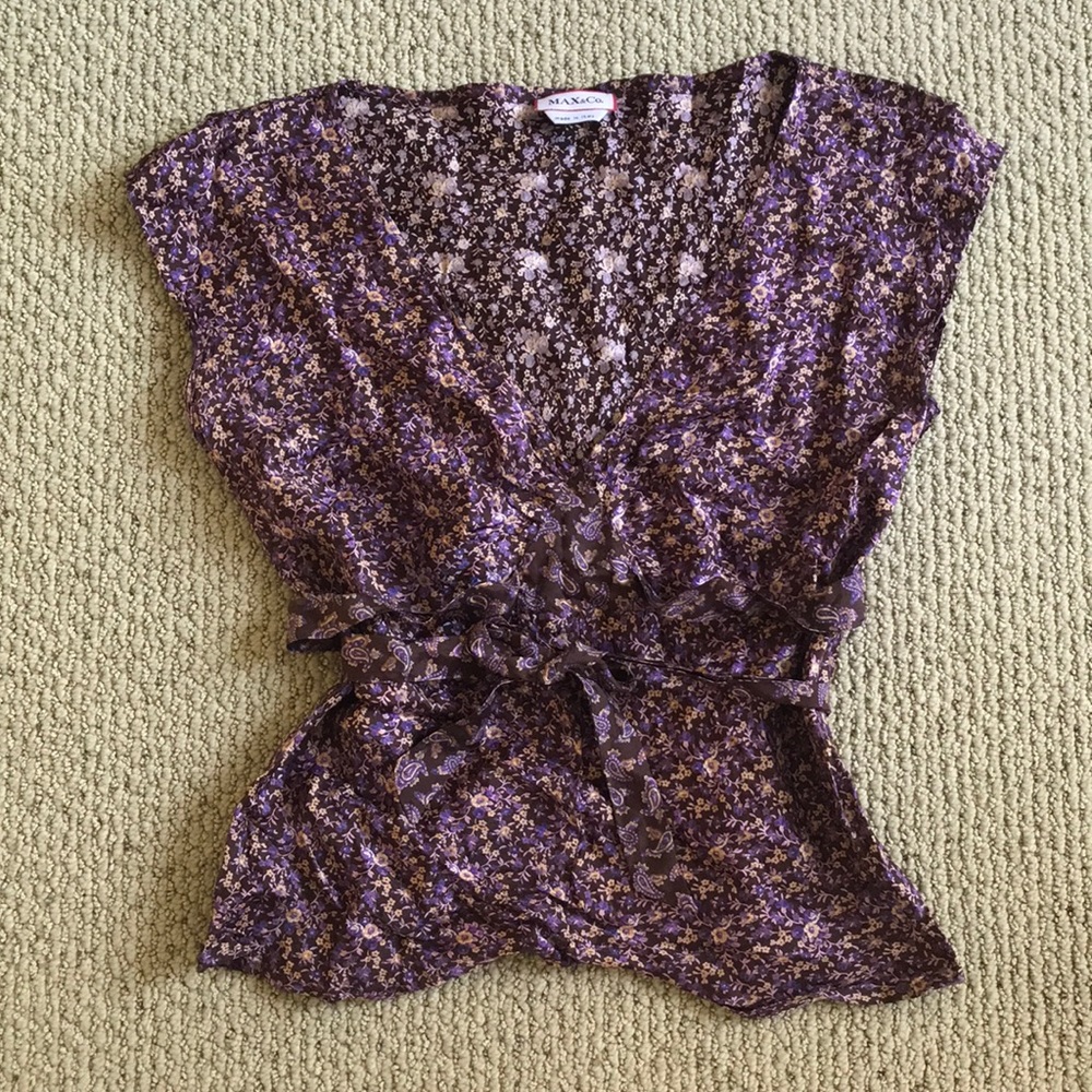 Max &Co. Sleeveless blouse. Size 8 100% Rayon